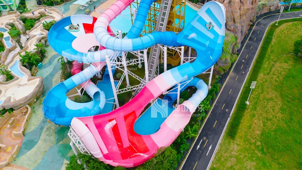 双重风暴,极致竞速——星际盘旋+巨浪翻滚组合引爆水乐园刺激体验 双重风暴,极致竞速——星际盘旋+巨浪翻滚组合引爆水乐园刺激体验